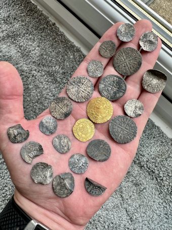 Wertvoller Münzhort mit Manticore gefunden